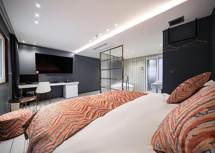 Jongno Olive 3*